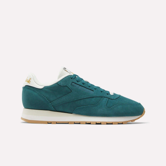 A close-up of the Reebok Classic Leather Shoes highlights their timeless craftsmanship and honors Reebok’s heritage.