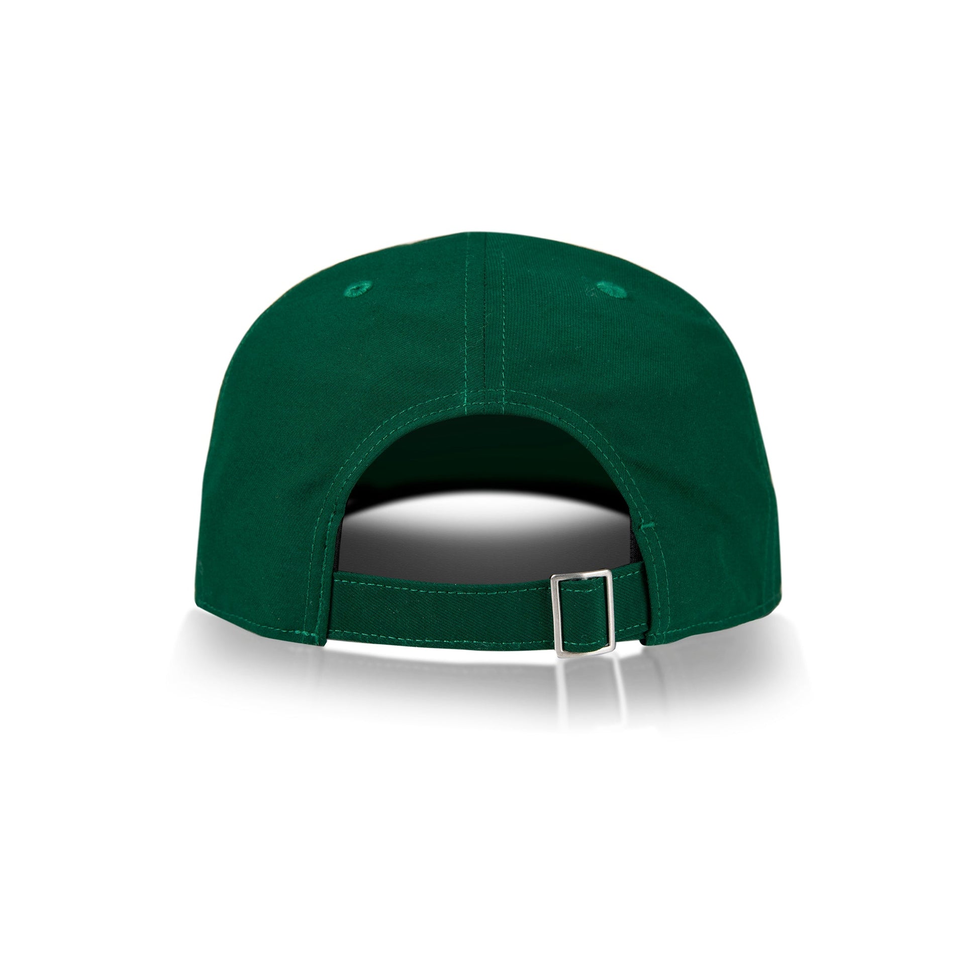 The Reebok Badge Cap in green is shown from the back, with a curved brim, adjustable strap and metal buckle, plus a moisture-wicking Speedwick sweatband. Displayed against a white background.